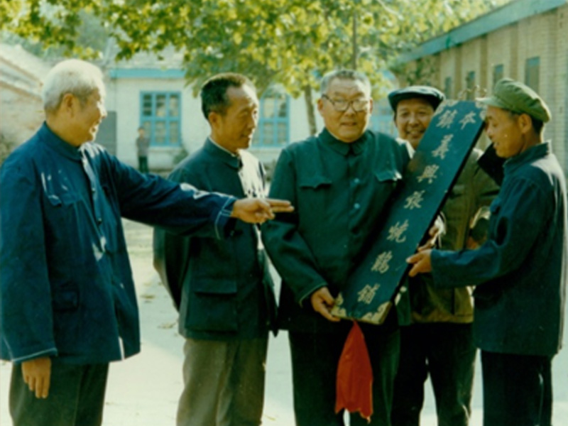 道口燒雞加盟要注意哪些點(diǎn)，燒雞專(zhuān)業(yè)加盟為您解答